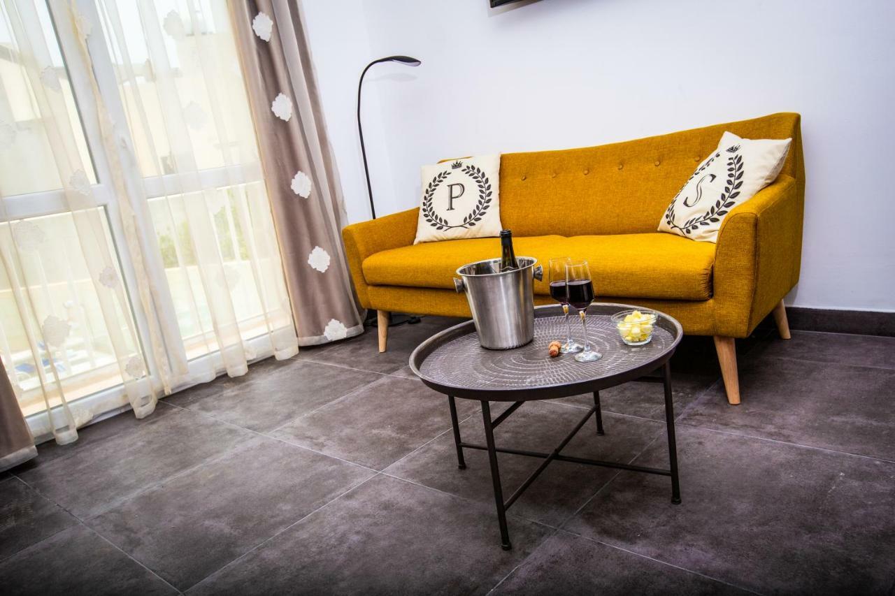 Pjazza Boutique By Cx Collection