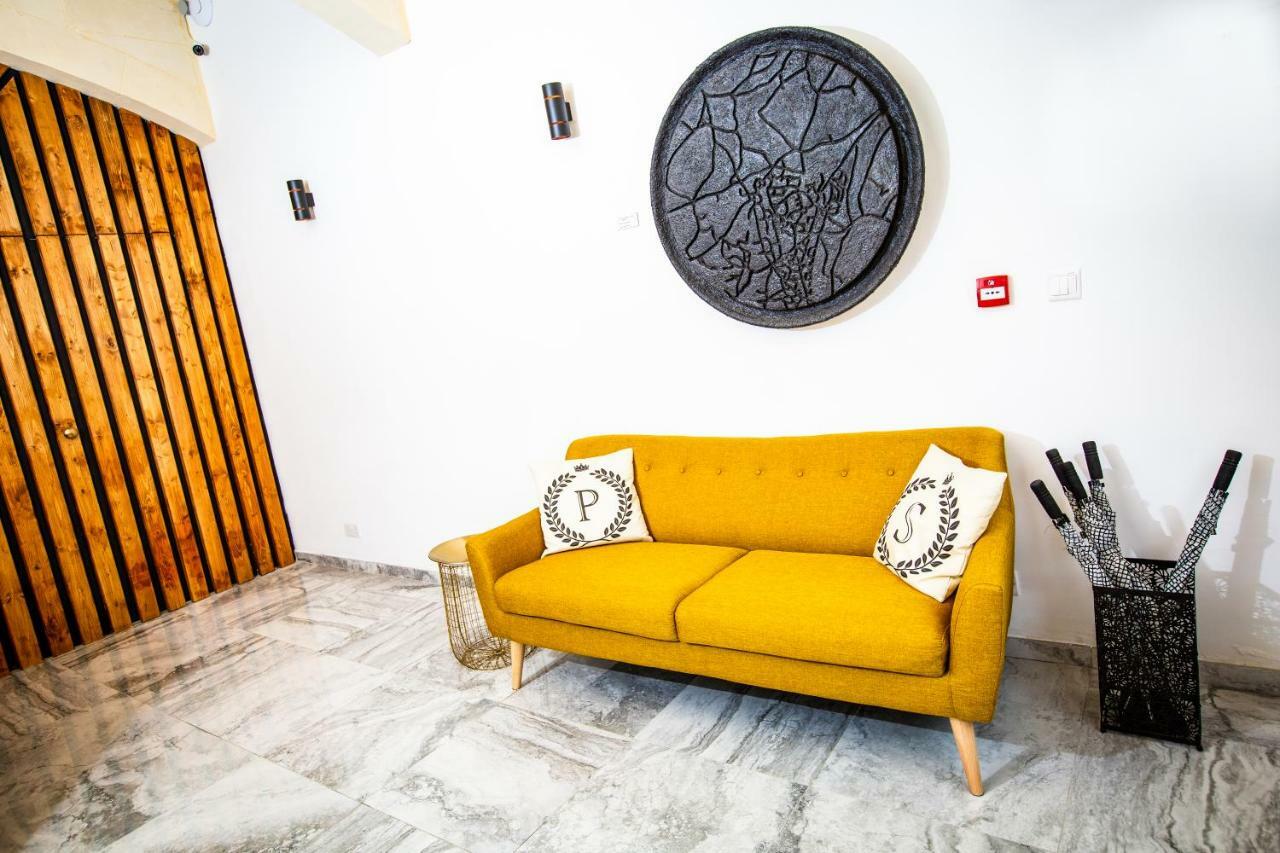 Pjazza Boutique By Cx Collection